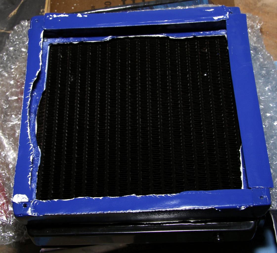 [08/04/2011] V351 Blue Force: die verblüffende Casemod mit über 6.000 Löchern (44)