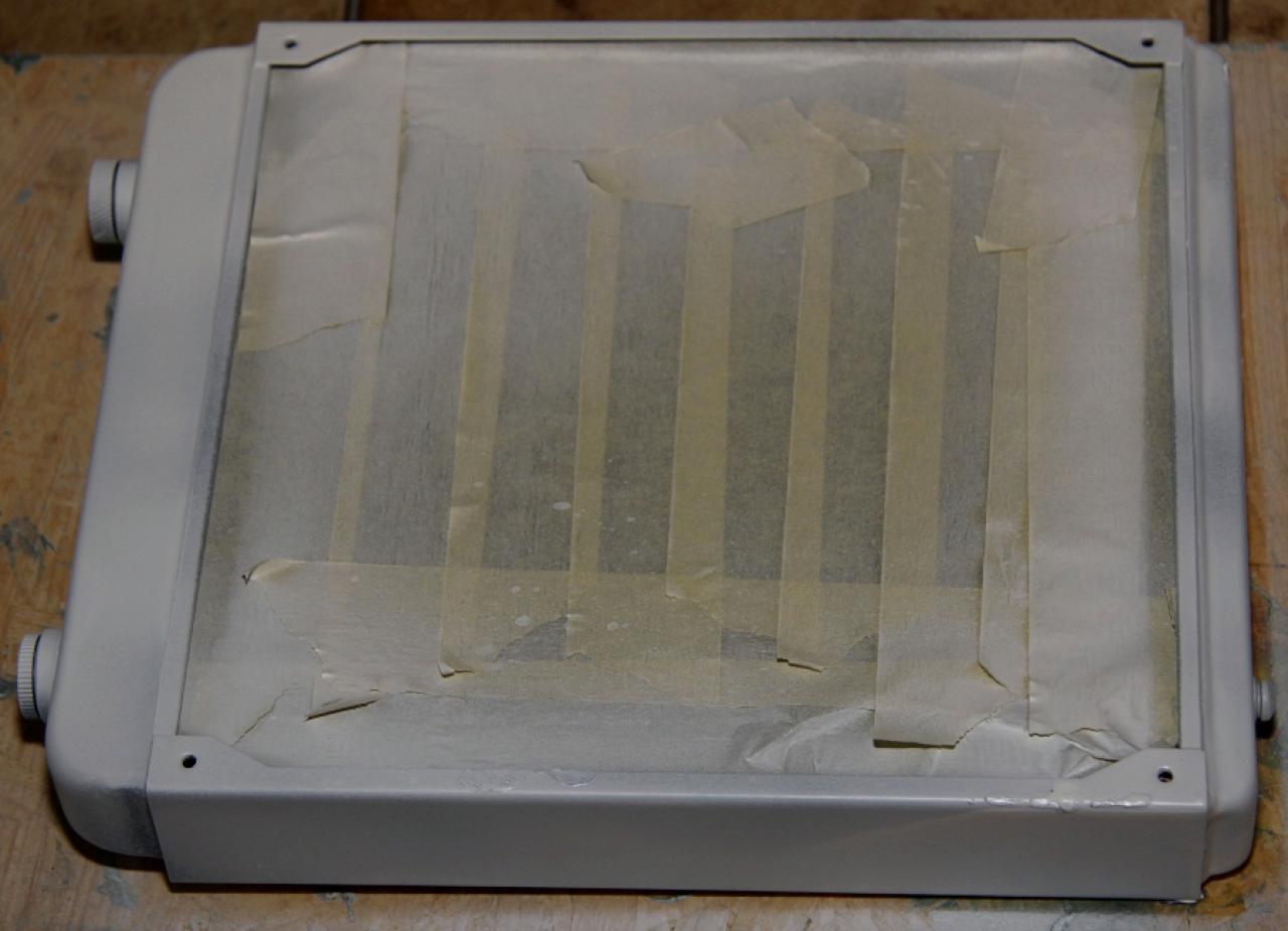 [08/04/2011] V351 Blue Force: die verblüffende Casemod mit über 6.000 Löchern (46)