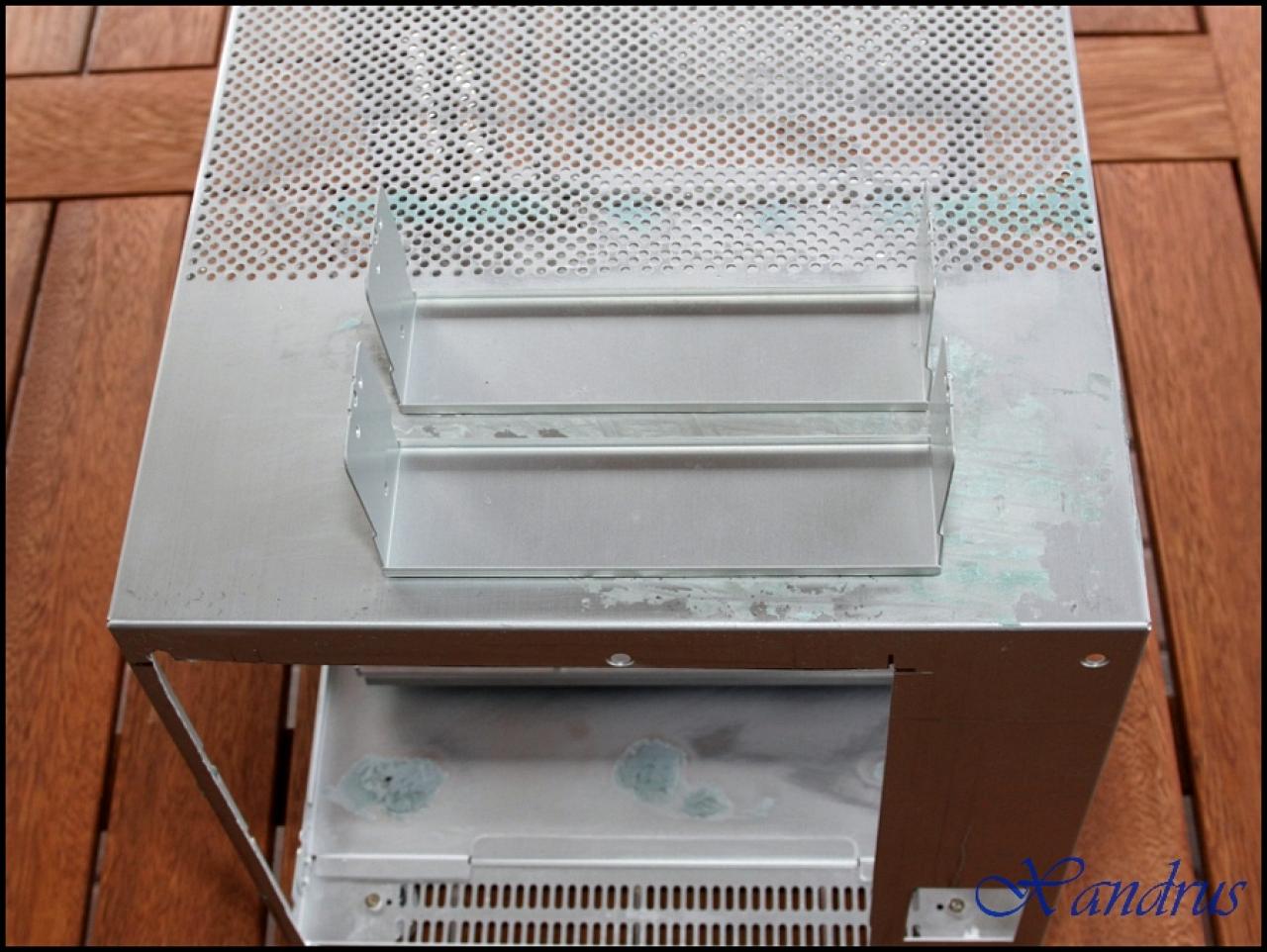 [08/04/2011] V351 Blue Force: die verblüffende Casemod mit über 6.000 Löchern (84)