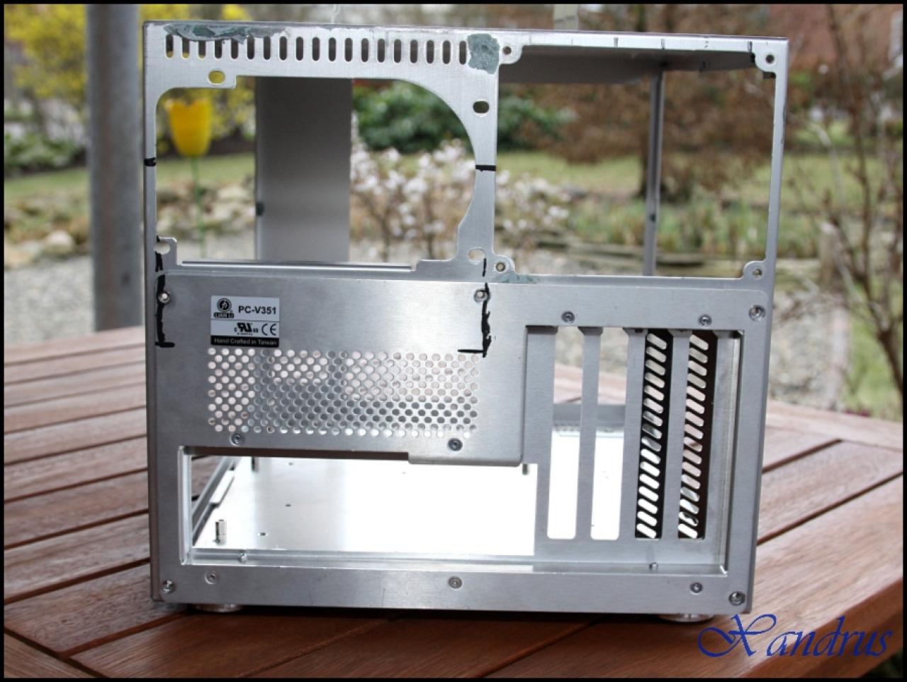 [08/04/2011] V351 Blue Force: die verblüffende Casemod mit über 6.000 Löchern (85)