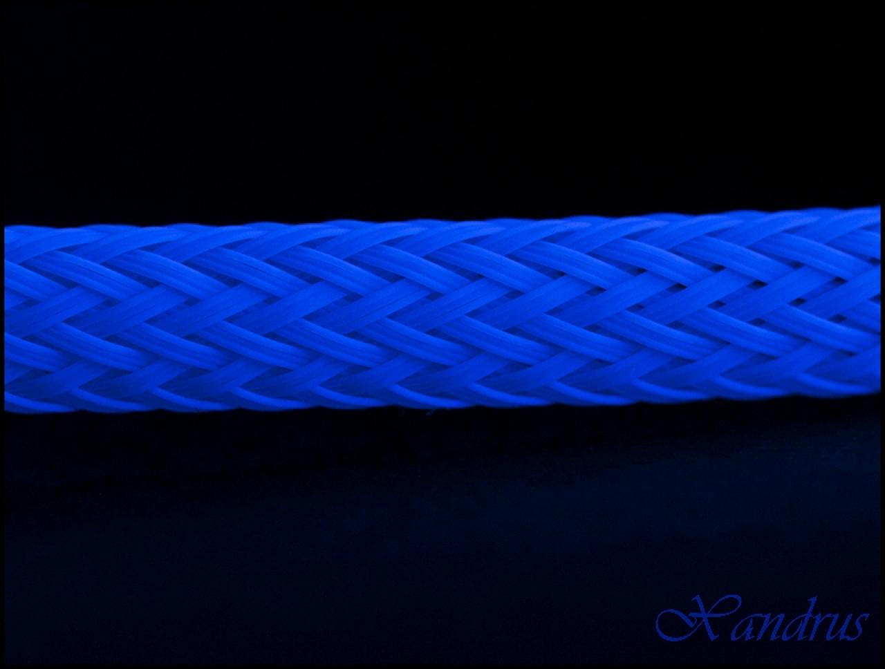 [08/04/2011] V351 Blue Force: die verblüffende Casemod mit über 6.000 Löchern (87)