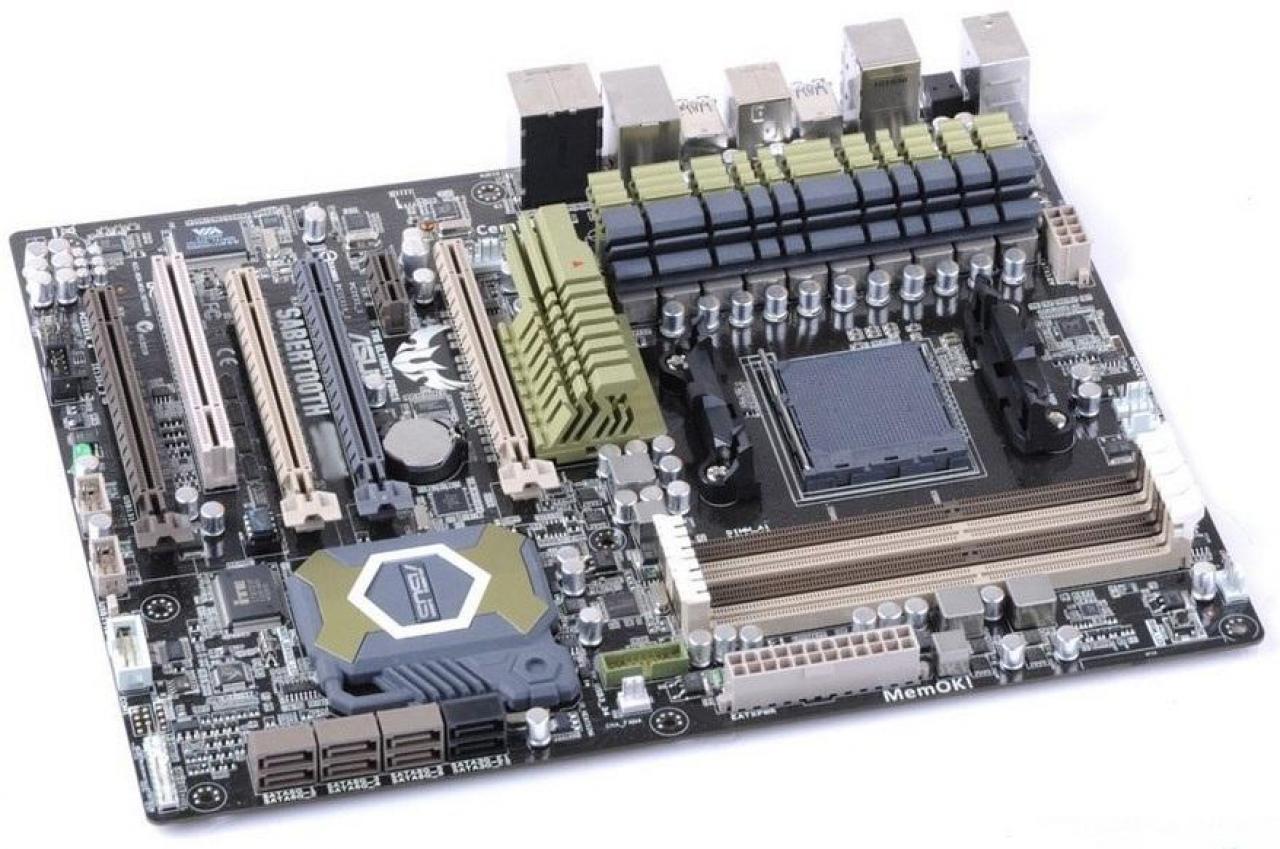 [18/05/2011] Asus Sabertooth 990FX für Bullodzer (1)