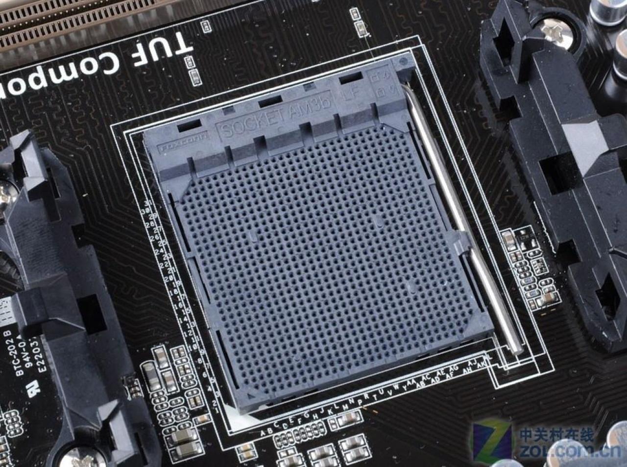 [18/05/2011] Asus Sabertooth 990FX für Bullodzer (4)