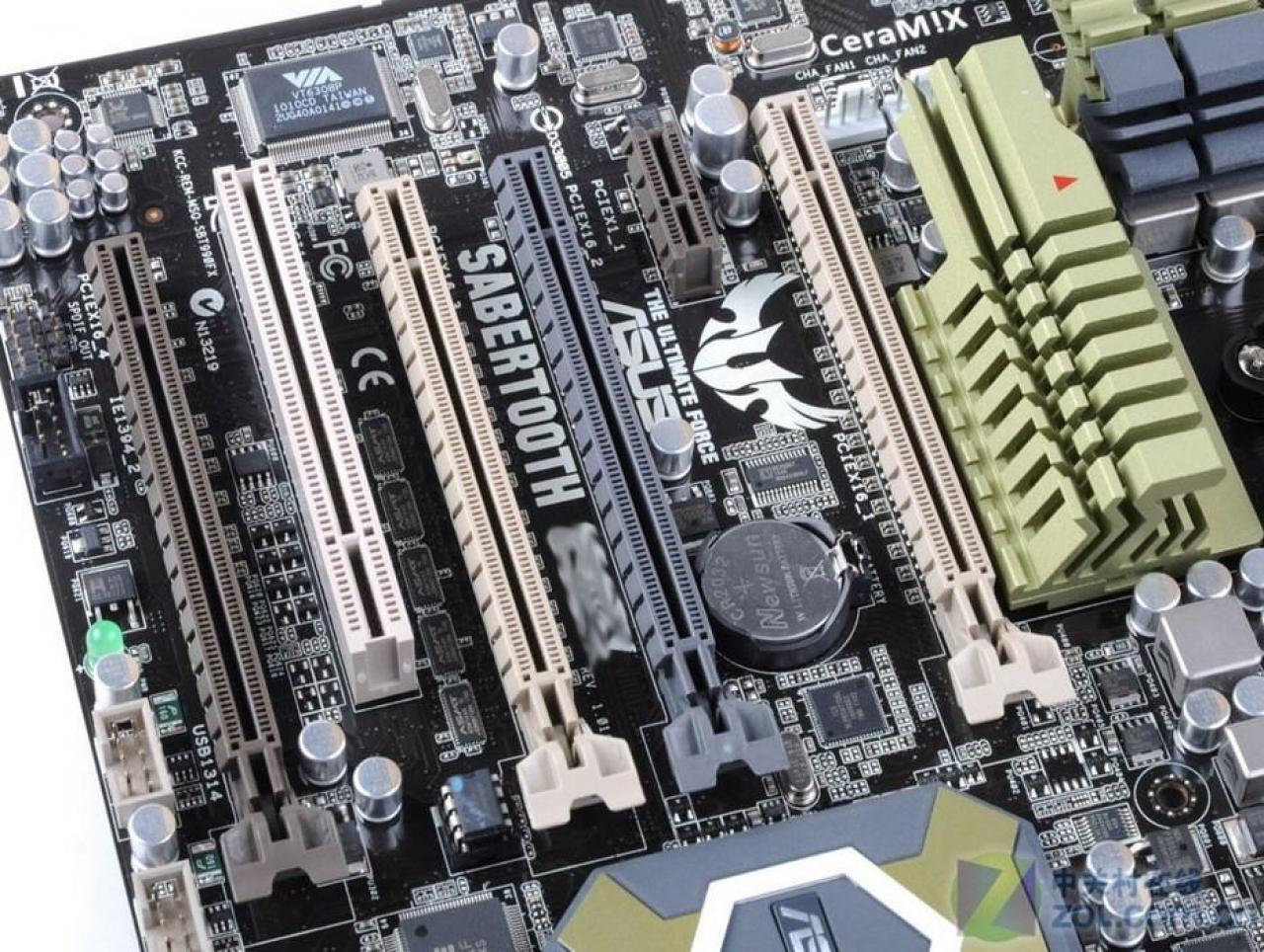 [18/05/2011] Asus Sabertooth 990FX für Bullodzer (5)