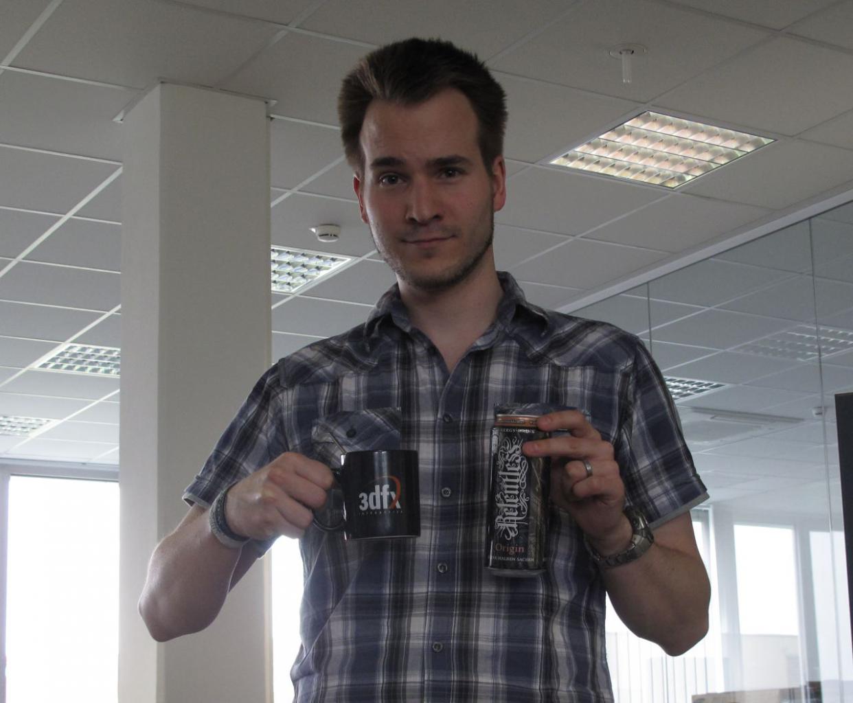 [27/05/2011] Raff freut sich über zwei Muntermacher: Was hält besser wach Espresso in einer 3dfx-Tasse und der Red-Bull-Ersatz?