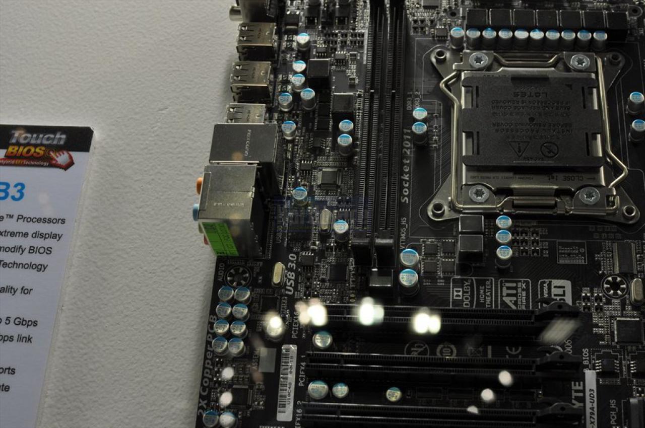 [31/05/2011] Computex: Diverse Hersteller zeigen ihre X79-Mainboards für Sockel 2011 - Update: Bildmaterial (8)