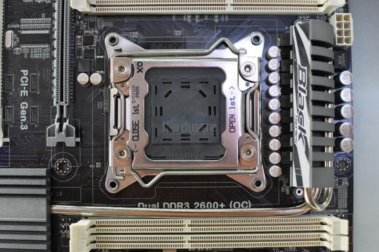 [31/05/2011] Computex: Diverse Hersteller zeigen ihre X79-Mainboards für Sockel 2011 - Update: Bildmaterial (10)