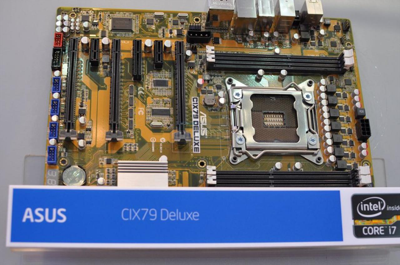 [31/05/2011] Computex: Diverse Hersteller zeigen ihre X79-Mainboards für Sockel 2011 - Update: Bildmaterial (13)