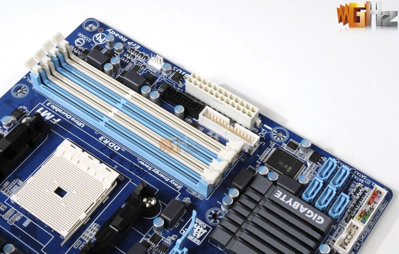 [26/05/2011] Gigabyte GA-A75M-UD2H (10)