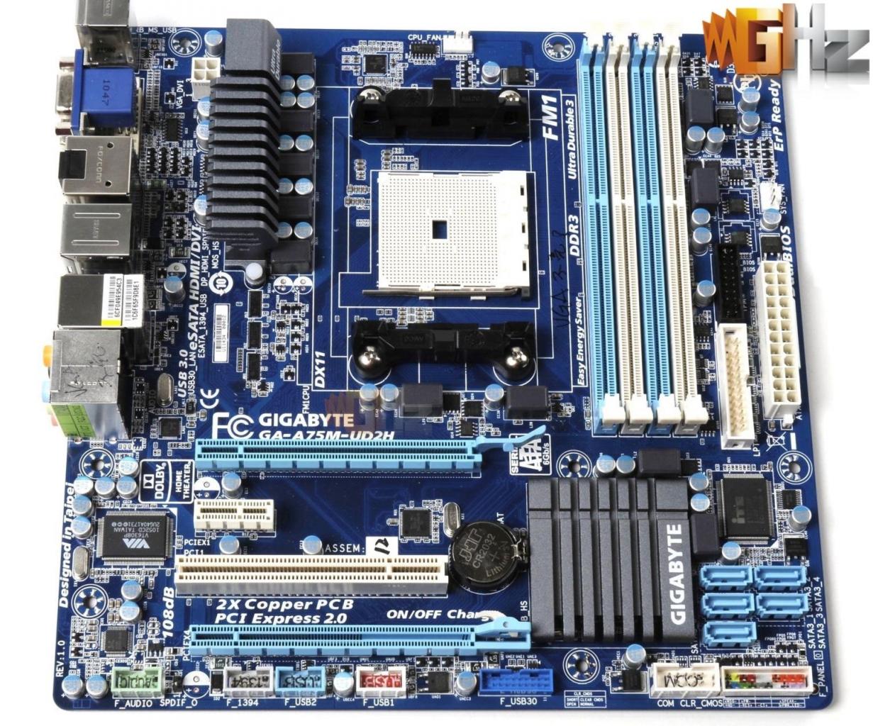 [26/05/2011] Gigabyte GA-A75M-UD2H (13)