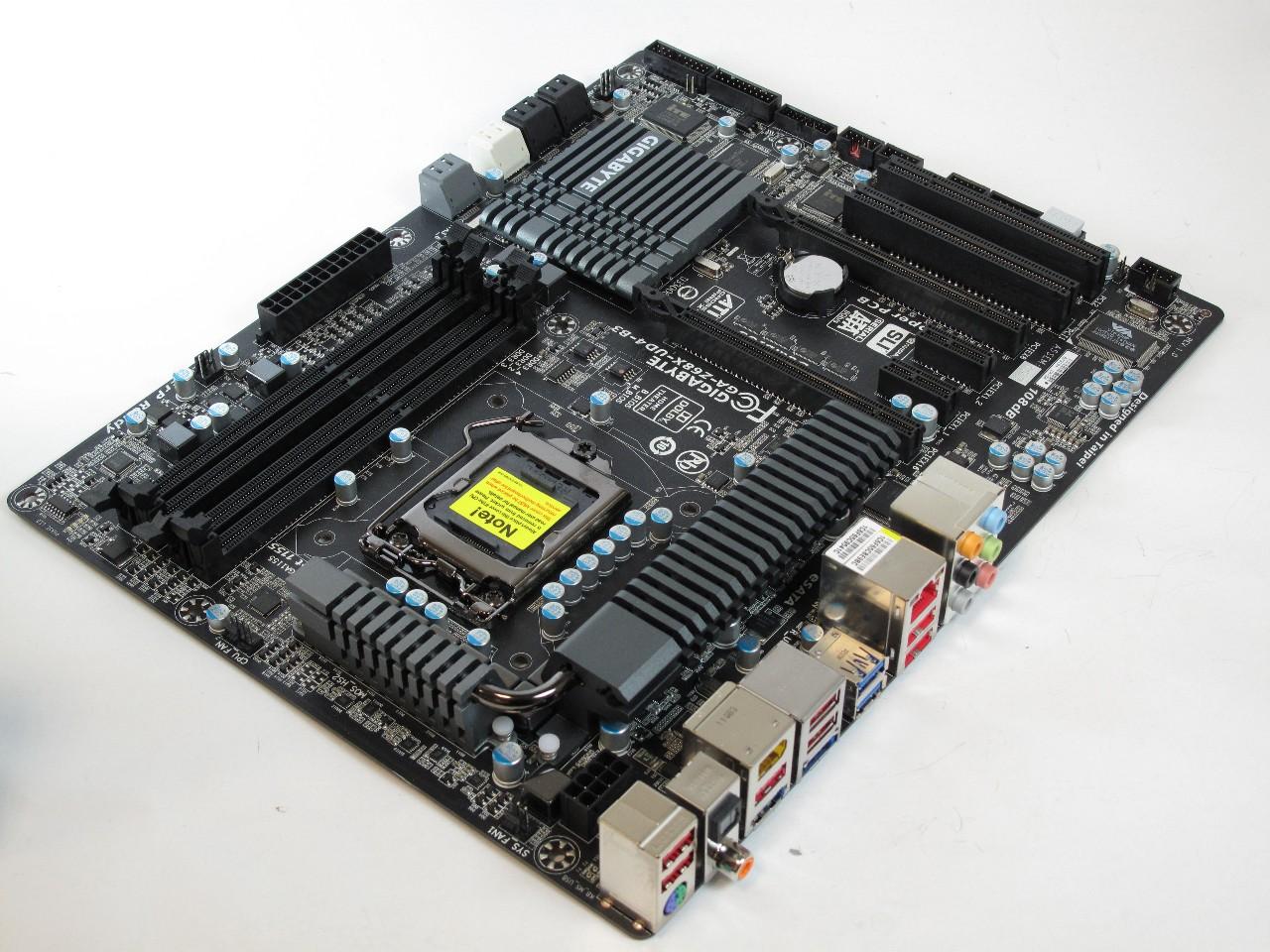 [10/05/2011] Gigabyte Z68X-UD4-B3 02