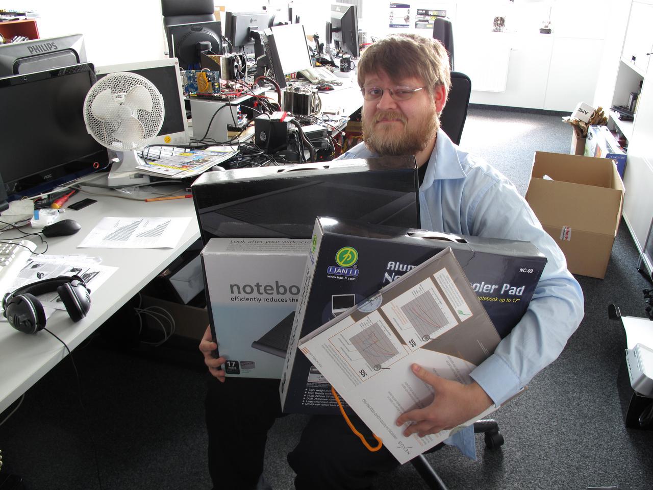 [13/05/2011] Stephan nimmt sich ausnahmsweise nicht die Administration des Forums zu Herzen, sondern eine Auswahl an Notebook-Kühlern