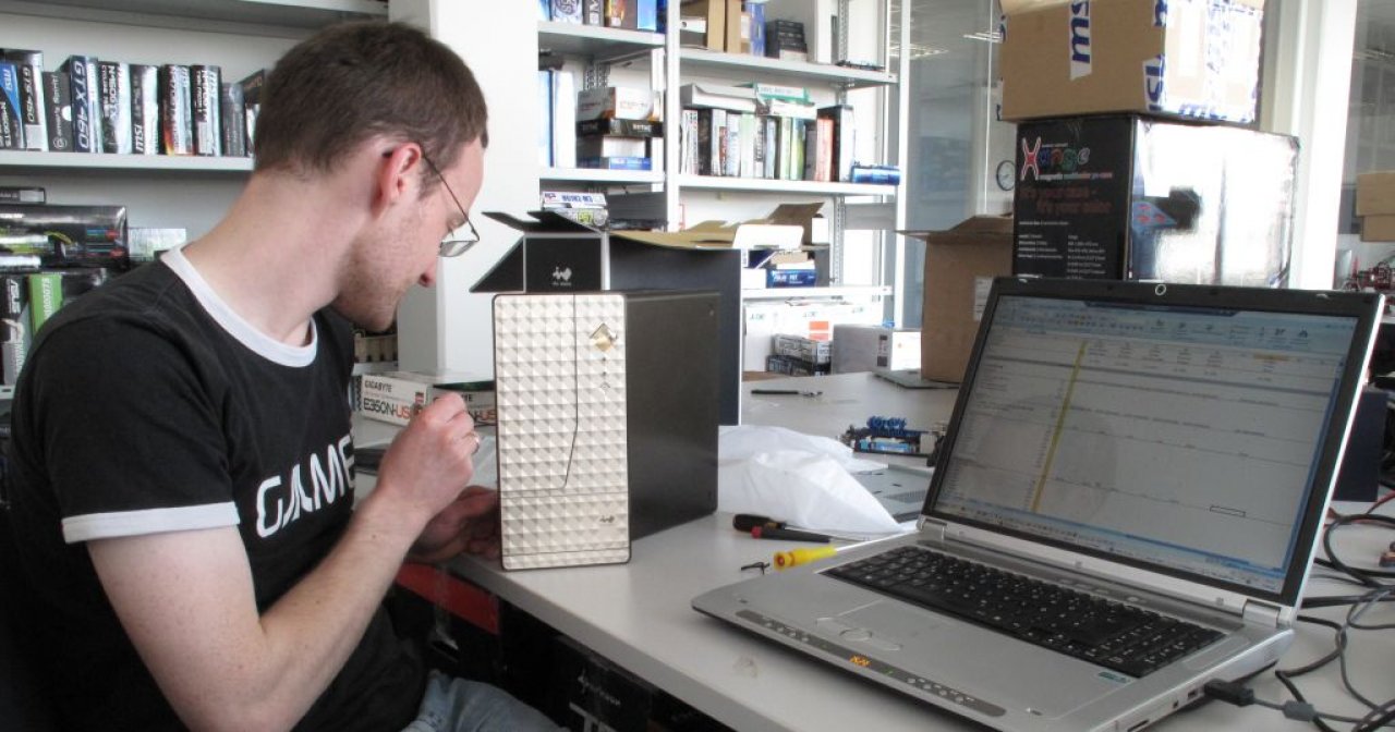 [06/05/2011] Daniel arbeitet an einem großen Mini-PC-Special.