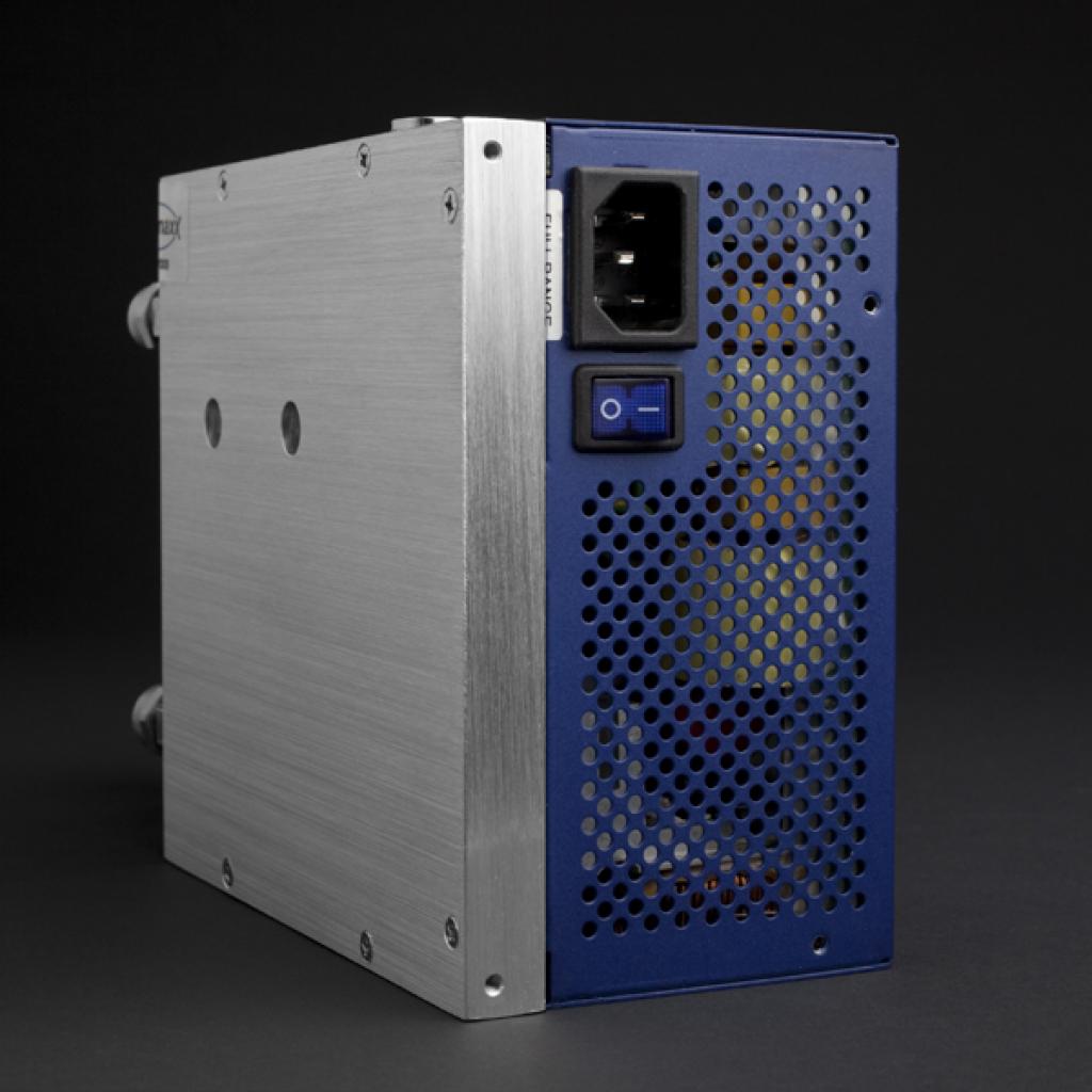 [21/05/2011] Silentmaxx Watercooled 600W: Lautloses, wassergekühltes Netzteil. (2)