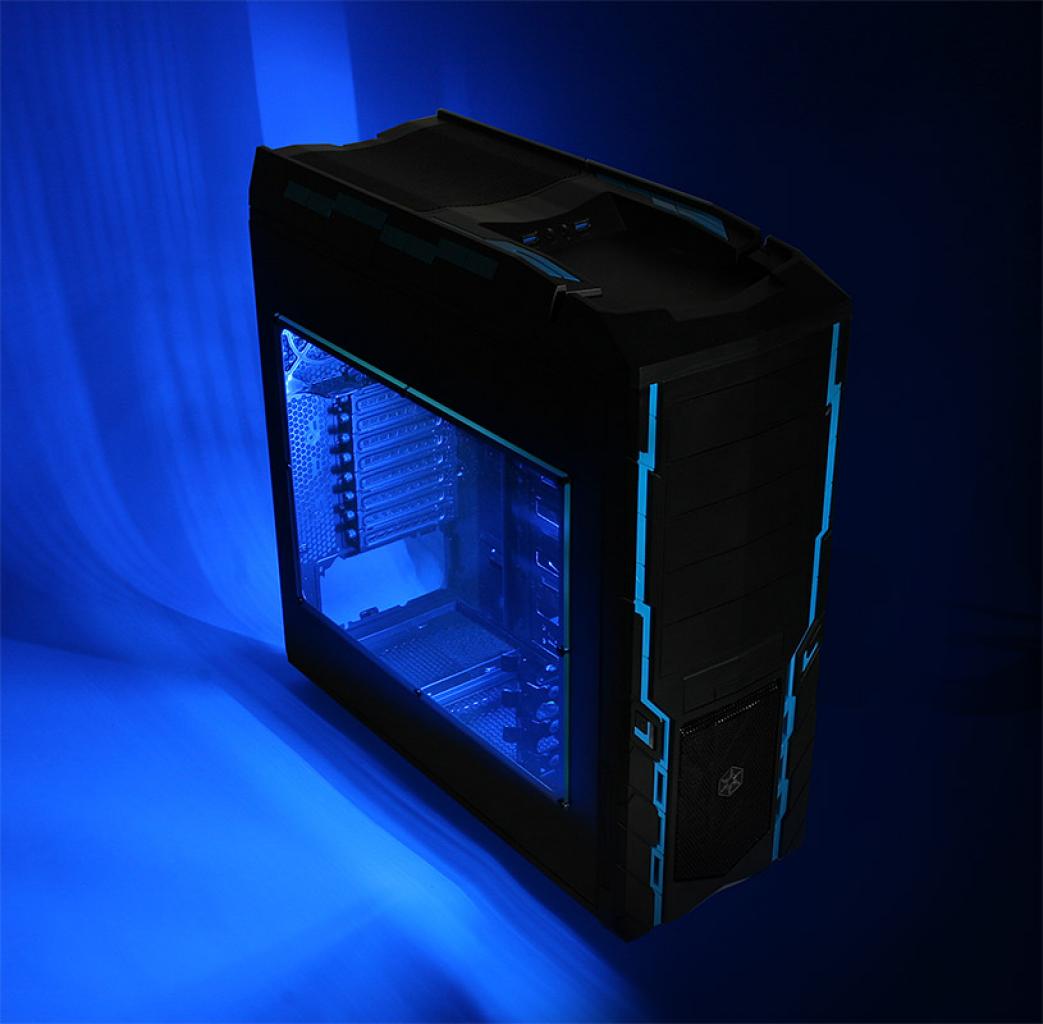 [03/05/2011] Silverstone Precision PS06 - Midi-Tower im blau-schwarzen Androiden-Design (8)