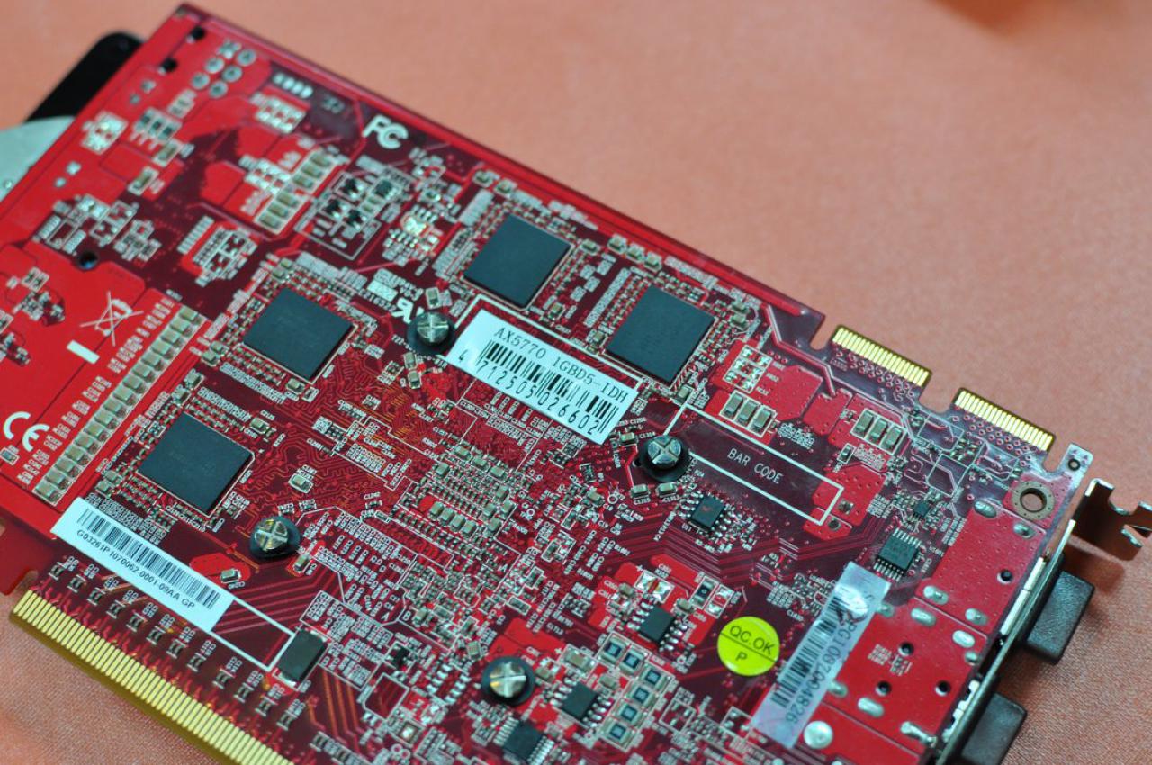 [31/05/2011] Tul Corporation - Powercolors HD 6770 mit Single Slot Kühler hat acht RAM Bausteine