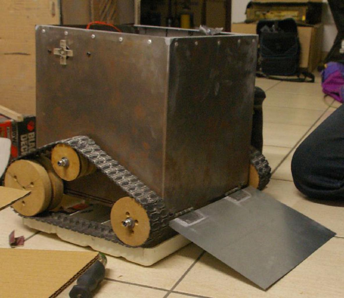 [27/05/2011] Spitzen-Casecon: Wall-E-PC fährt durch die Gegend und sieht dreidimensional (28)