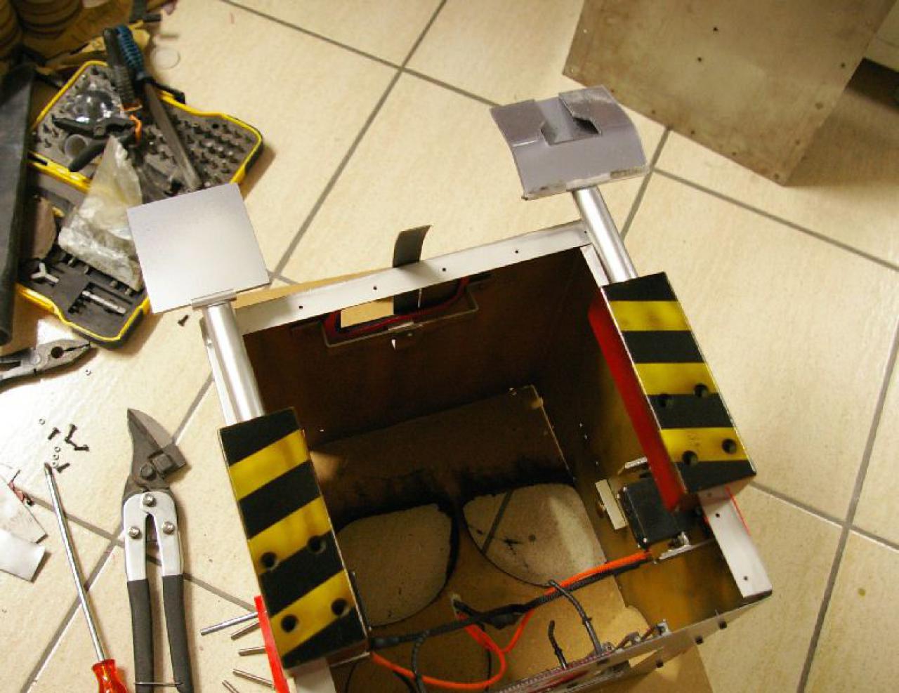 [27/05/2011] Spitzen-Casecon: Wall-E-PC fährt durch die Gegend und sieht dreidimensional (60)