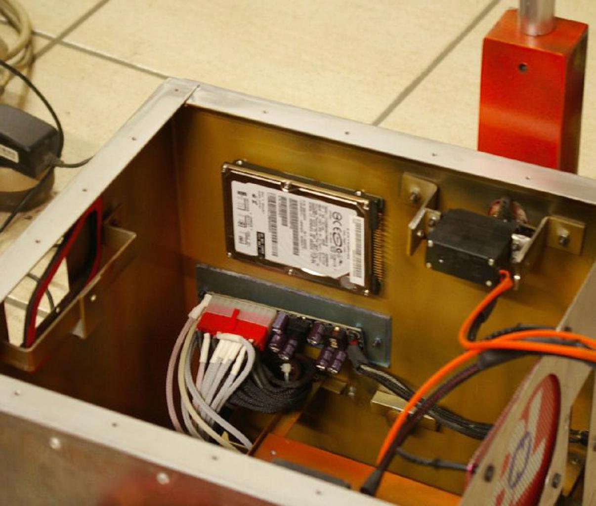[27/05/2011] Spitzen-Casecon: Wall-E-PC fährt durch die Gegend und sieht dreidimensional (66)