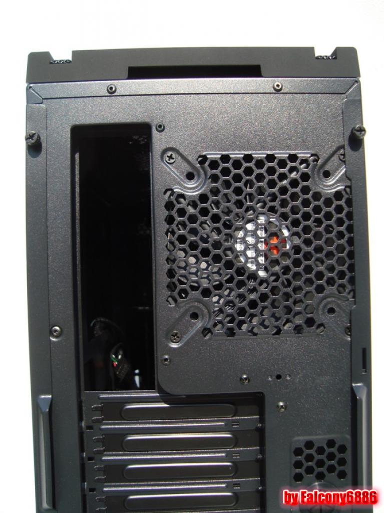[11/05/2011] Das Bitfenix-Shinobi-Gehäuse im PCGHX-Test: Top-Kühlung und Design zum niedrigen Preis? (4)