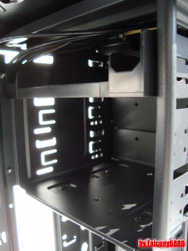 [11/05/2011] Das Bitfenix-Shinobi-Gehäuse im PCGHX-Test: Top-Kühlung und Design zum niedrigen Preis? (7)