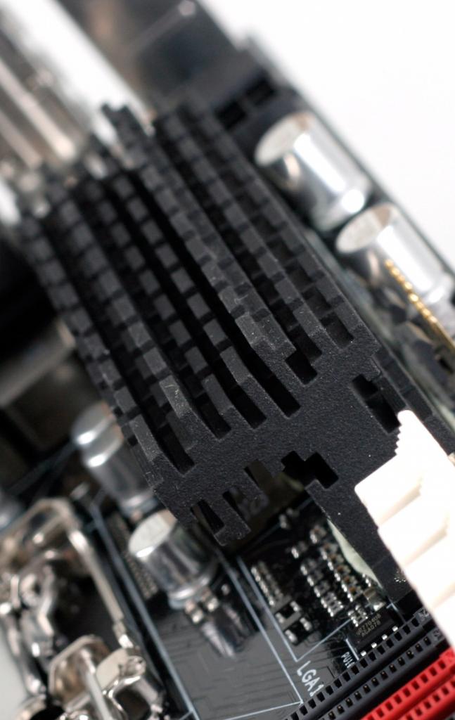 [19/05/2011] Asus Maximus IV Gene-Z: Z68-Mainboard im M-ATX-Format (10)