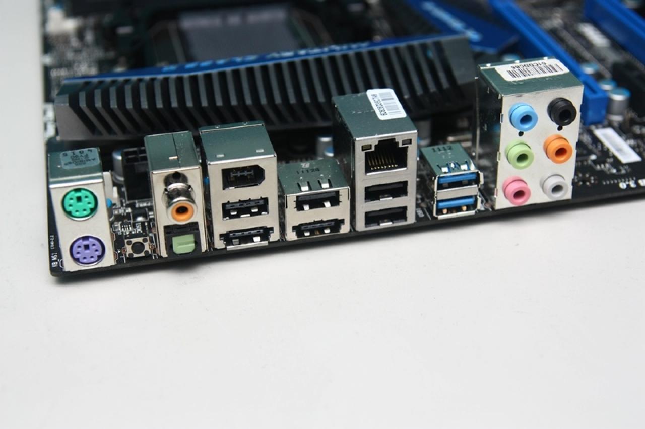 [19/05/2011] MSI 990FXA-GD80: Details zum High-End-AM3+-Mainboard aufgetaucht (6)