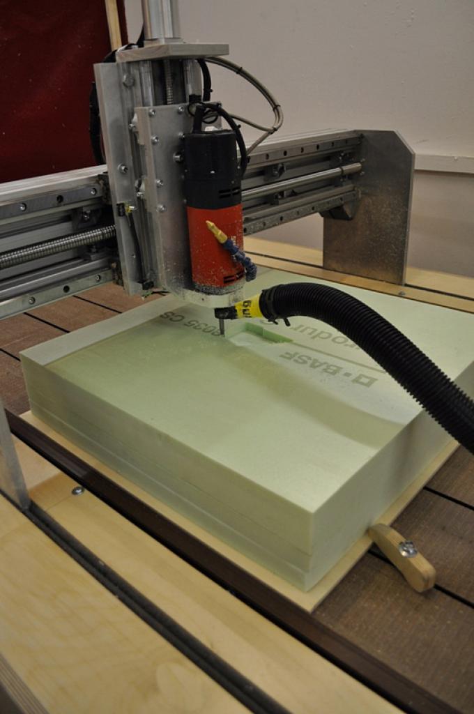 [20/05/2011] Nautilus: Eine tolle Carbon-Casecon entsteht mit selbst gebauter CNC-Fräse (13)