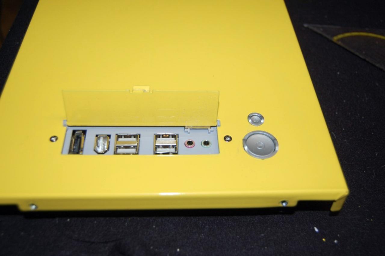 [20/05/2011] Update: Die knallgelbe Chaos-Casemod ist fertig (18)