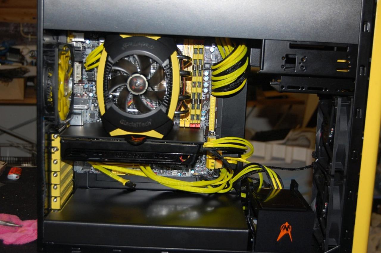 [20/05/2011] Update: Die knallgelbe Chaos-Casemod ist fertig (27)