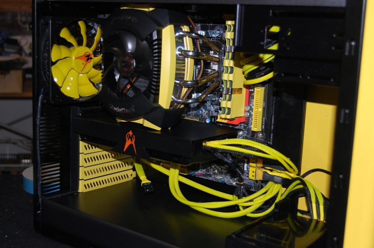 [20/05/2011] Update: Die knallgelbe Chaos-Casemod ist fertig (30)