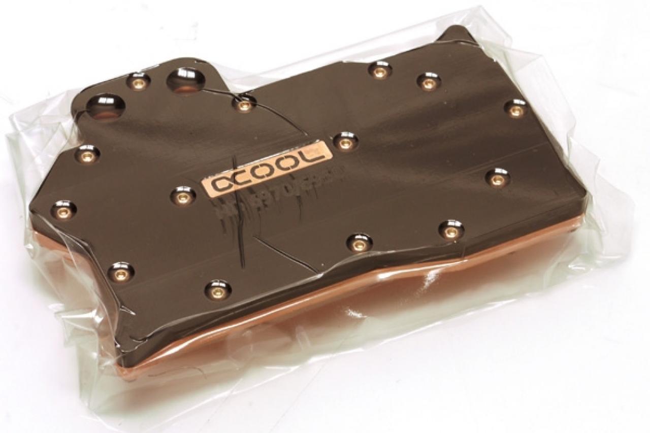 [22/05/2011] Alphacool Nexxxos ATXP 6950/70. Die Vakkumverpackung ermöglicht eine Überprüfung der Passgenauigkeit ohne Minderung des Kühlerwertes.