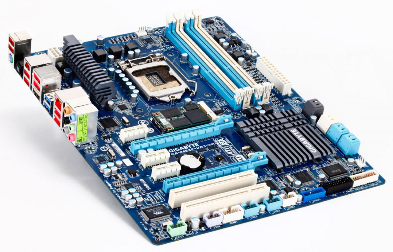 [28/06/2011] Gigabyte Z68XP-UD3-iSSD (2)