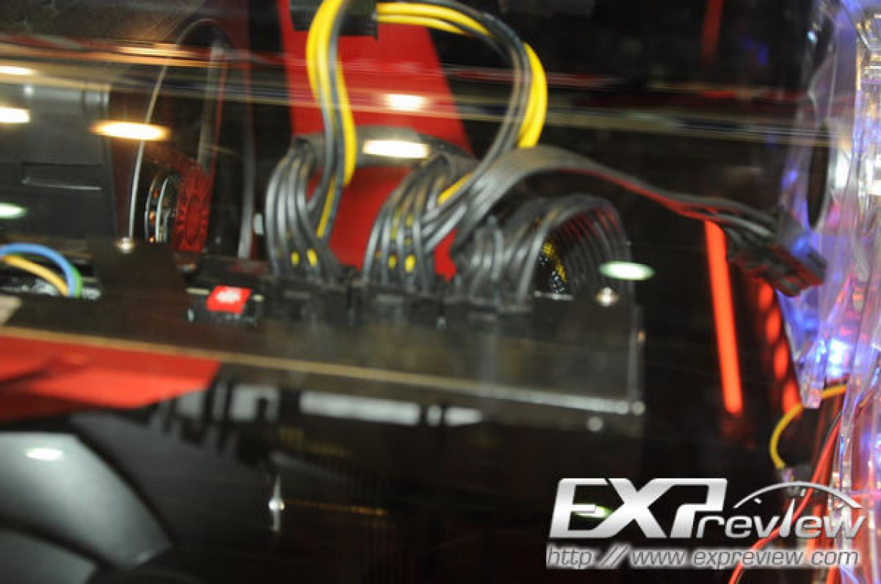 [03/06/2011] Dual-GPU-Monster Asus Mars 2 auf der Computex - Update: Taktraten (5)