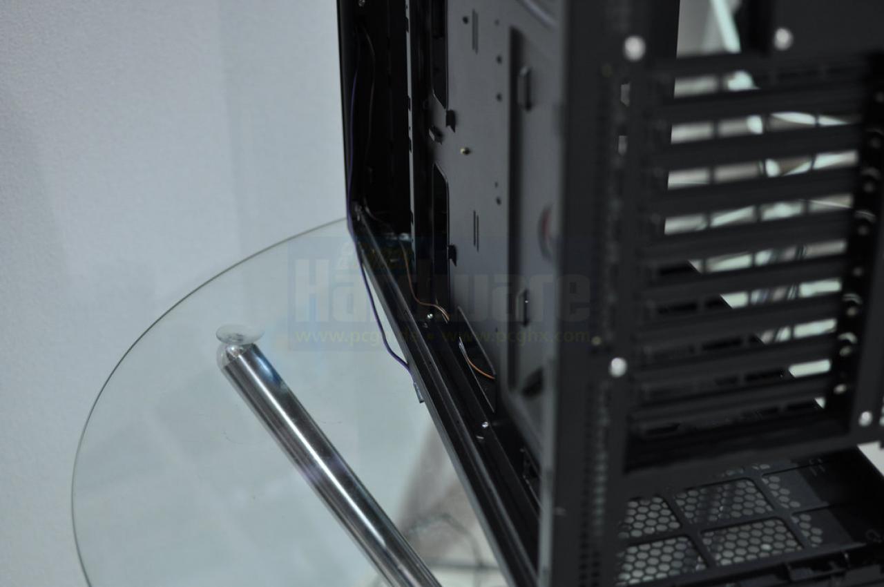 [03/06/2011] Antec P280 11