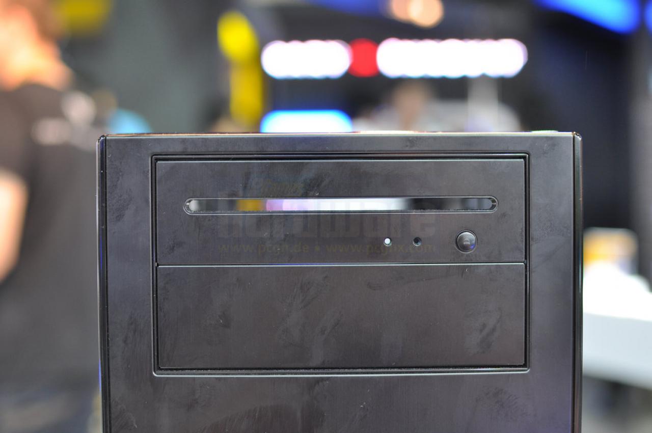 [03/06/2011] Antec Solo II 03