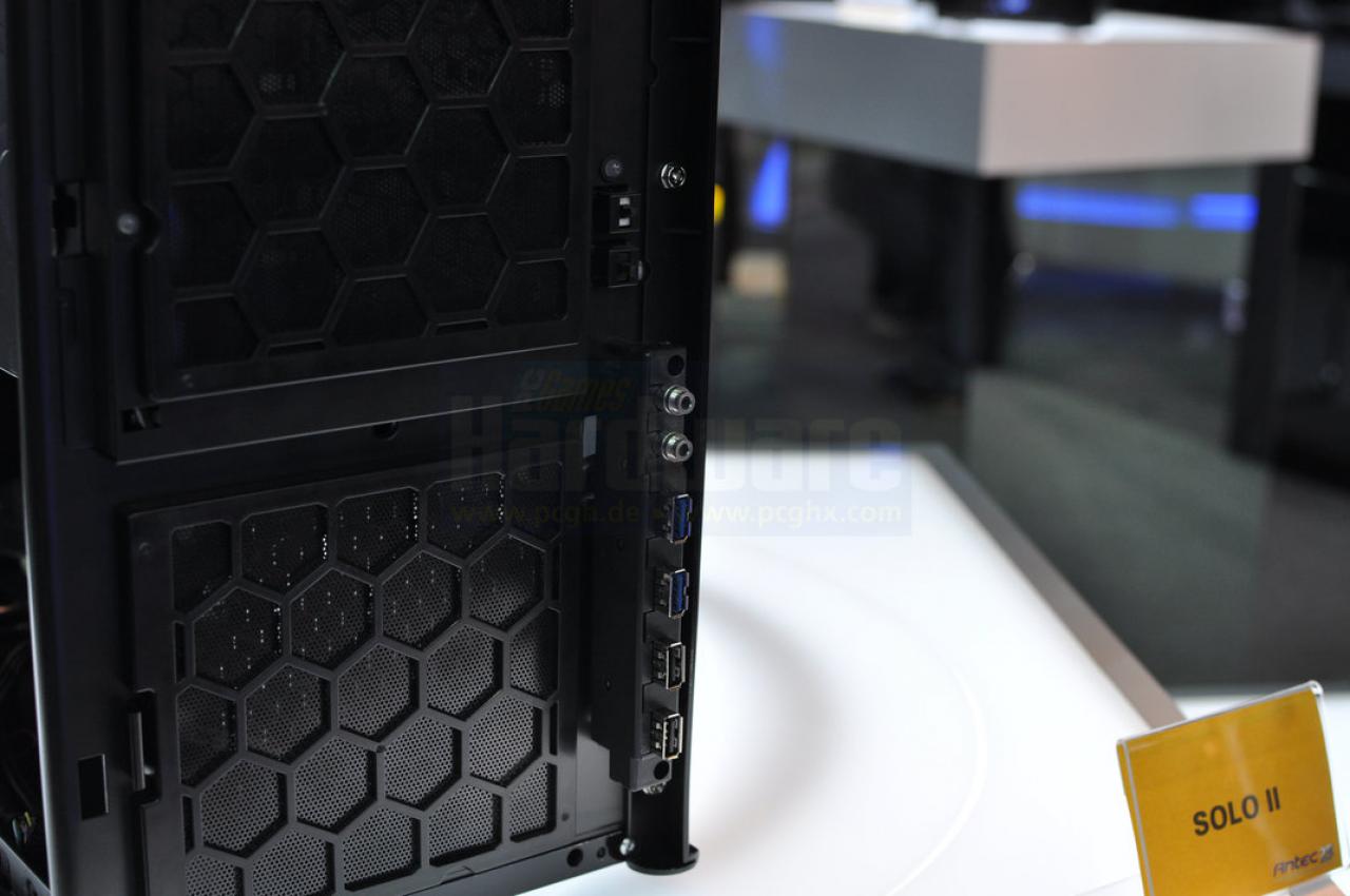 [03/06/2011] Antec Solo II 07