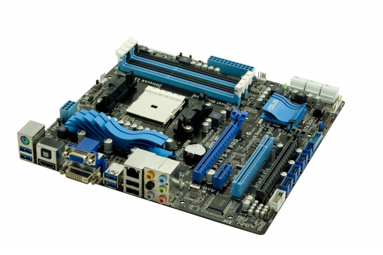 [30/06/2011] Asus F1A75 M PRO 01
