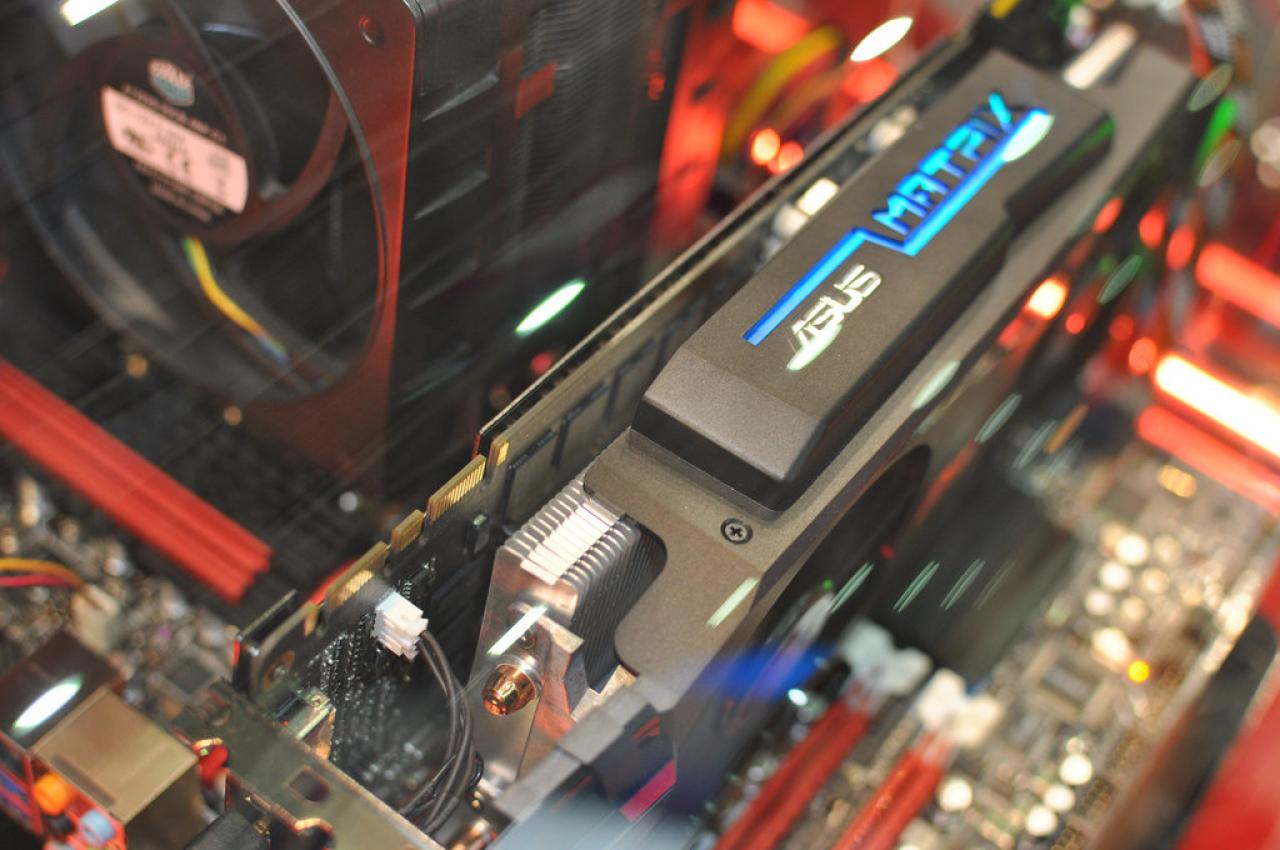 [07/06/2011] Asus ROG MATRIX GTX 580 Platinum (14)