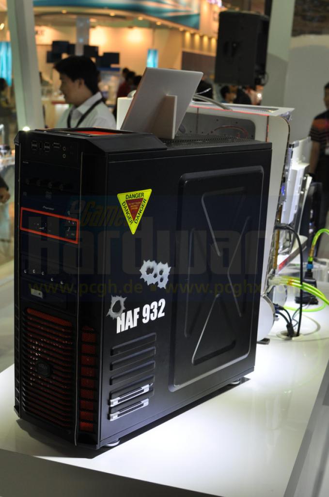 [03/06/2011] Casemods Computex Taipeh 14 
