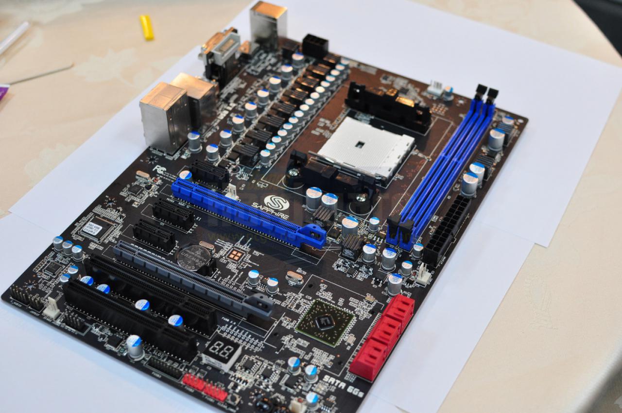 [03/06/2011] AMD: Bulldozer-Chipsätze für AM3+-Mainboards vorgestellt (5)