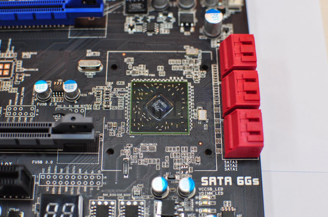 [03/06/2011] AMD: Bulldozer-Chipsätze für AM3+-Mainboards vorgestellt (7)
