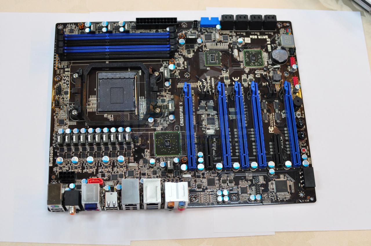 [03/06/2011] AMD: Bulldozer-Chipsätze für AM3+-Mainboards vorgestellt (9)