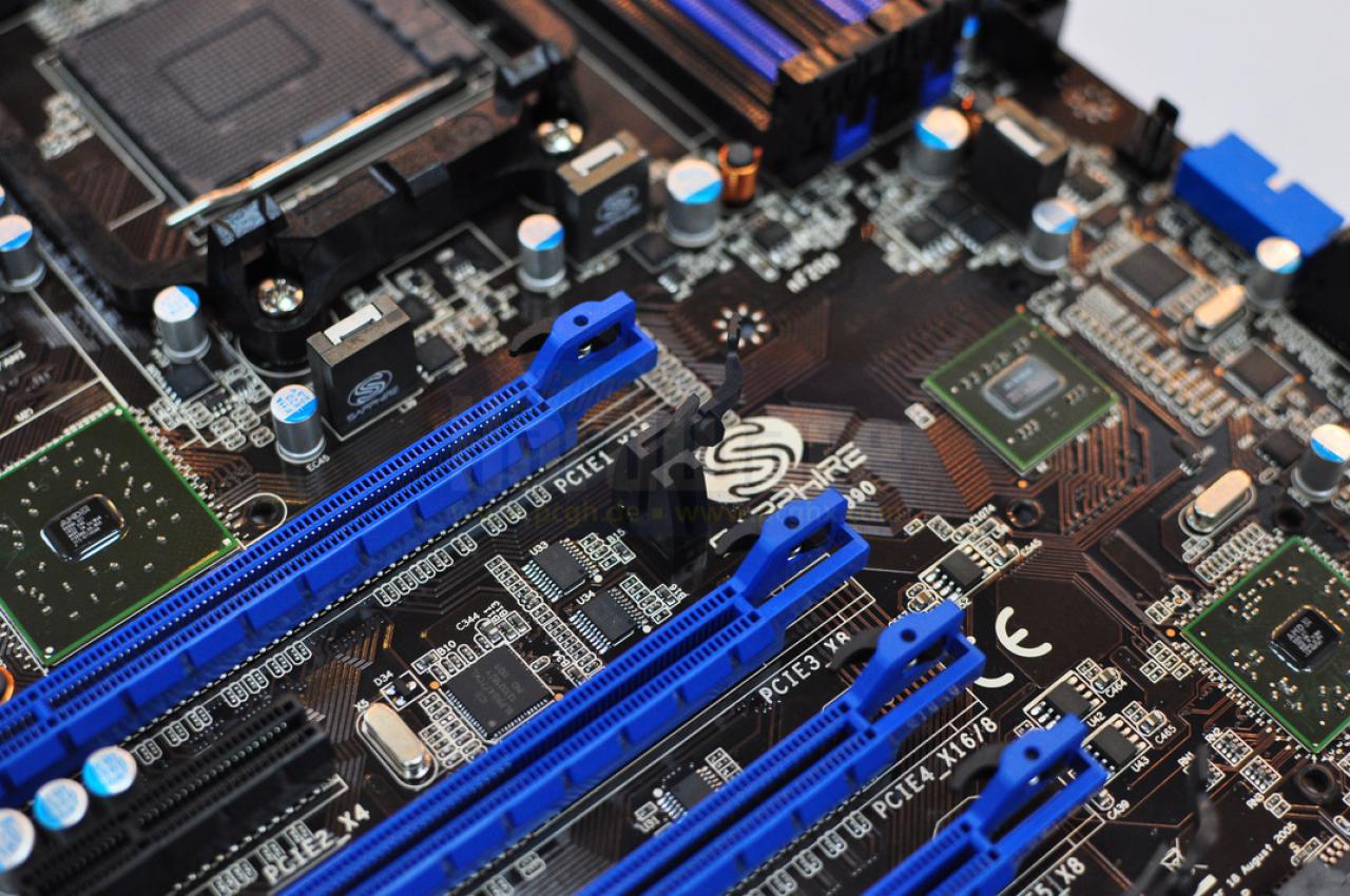 [03/06/2011] AMD: Bulldozer-Chipsätze für AM3+-Mainboards vorgestellt (14)