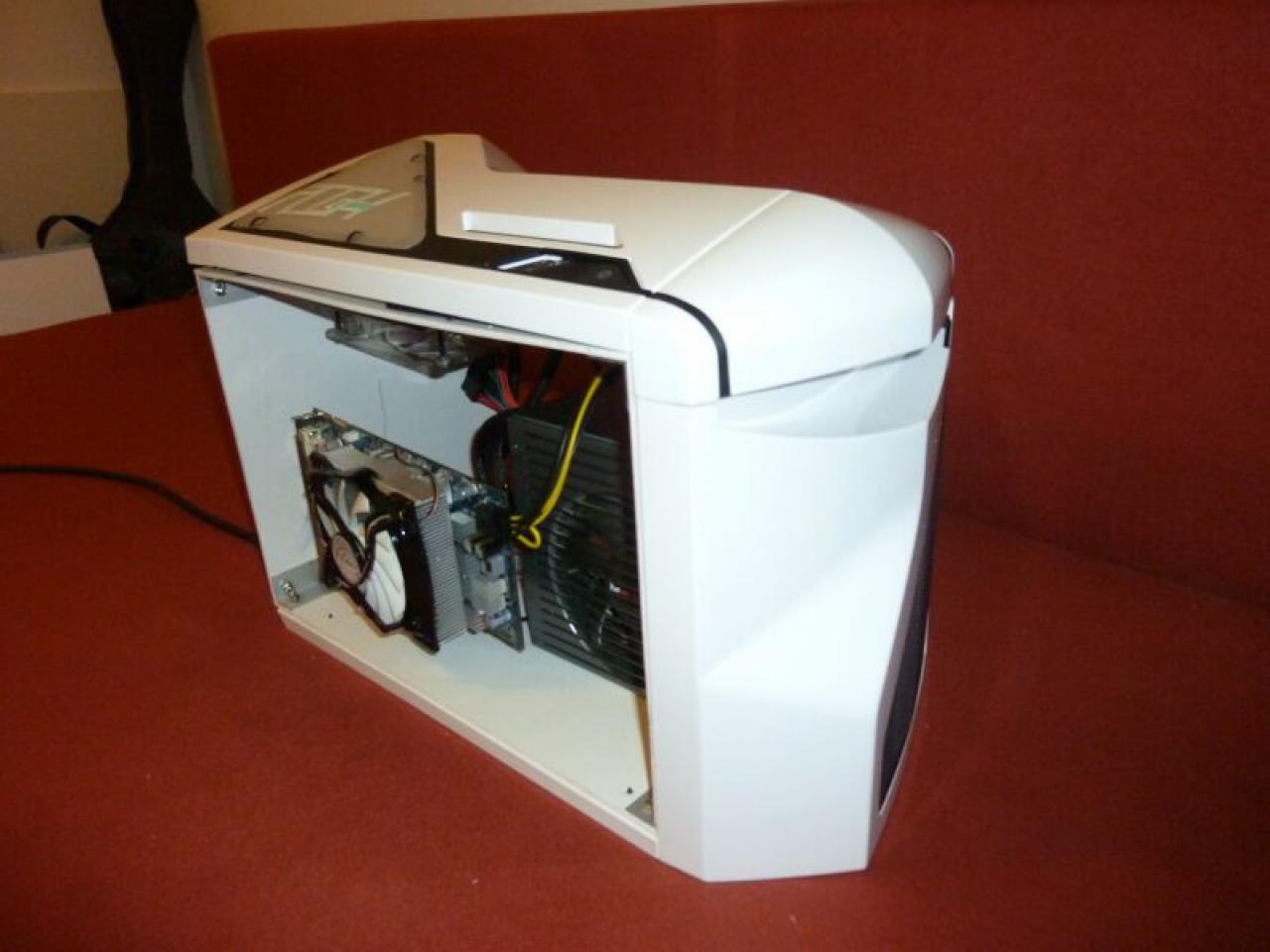[29/06/2011] Die letzten Bilder: [Tagebuch] Mini NZXT Phantom Caseking-PCGH-Wettbewerb (1)