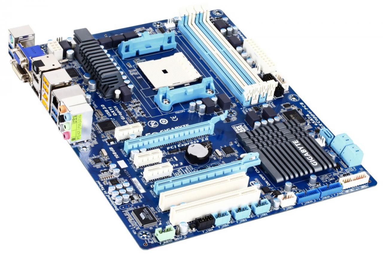 [30/06/2011] Gigabyte A75 UD4H 031