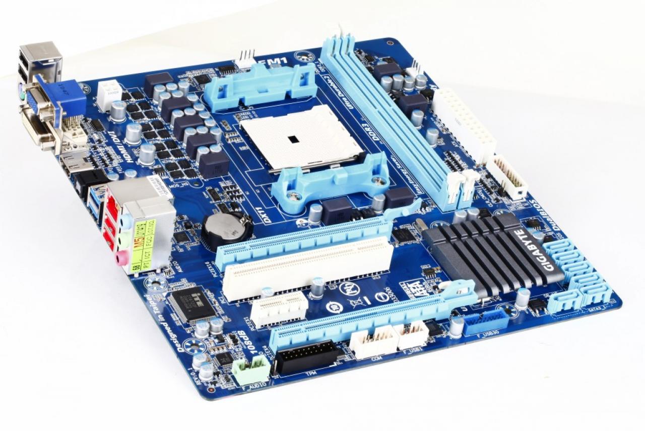 [30/06/2011] Gigabyte A75M D2H 031