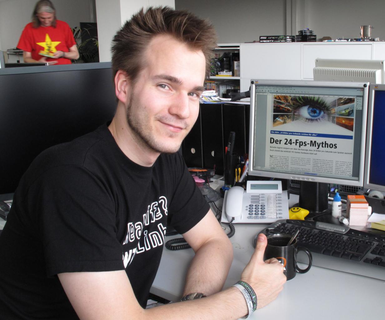 [30/06/2011] Raff, heute etwas zerzaust, freut sich über den grandiosen Info-Artikel 