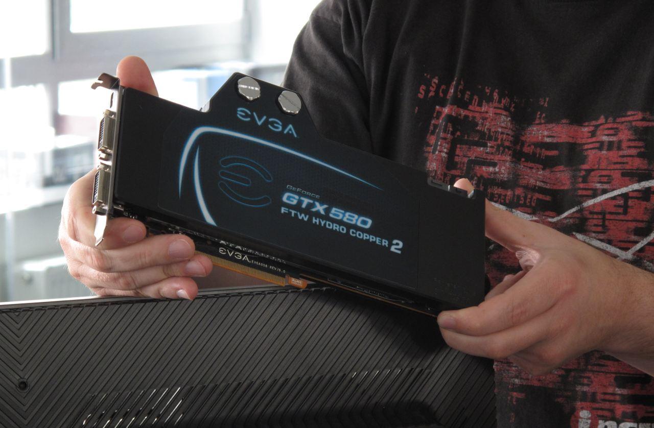 [10/06/2011] EVGA Geforce GTX 580 FTW Hydro Copper 2 von vorn ...
