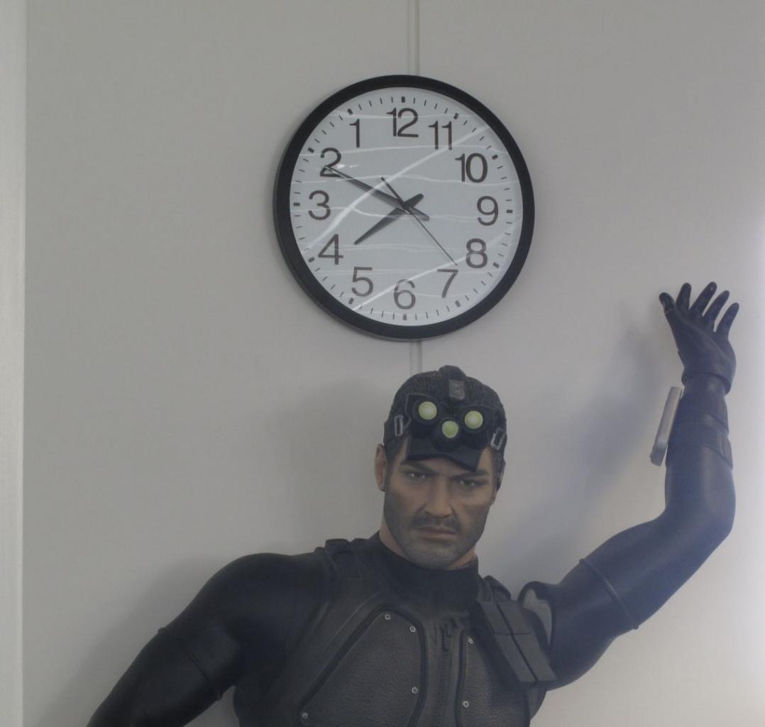 [17/06/2011] Die verrückte Uhr in der Redaktion (das Bild ist nicht gespiegelt)